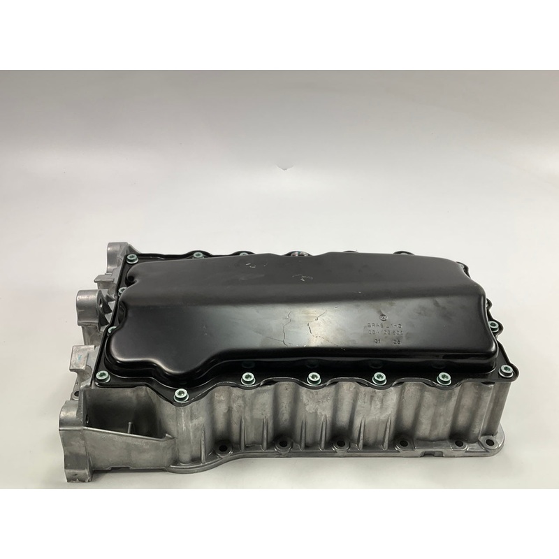 NEW UNBOXED OEM VW 06A103802 / 06A103601AA Engine Oil Pan