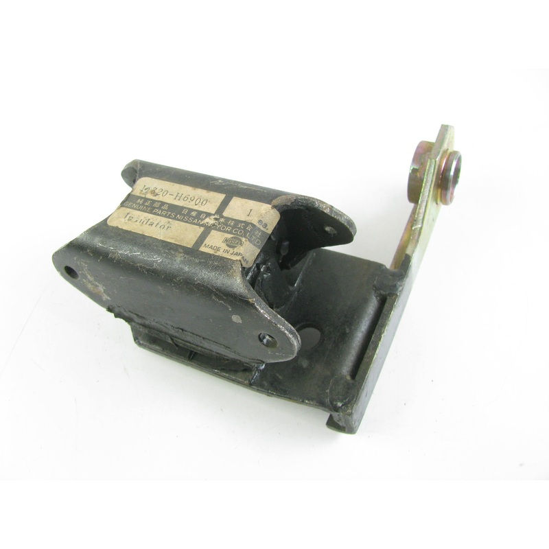NOS - OEM 11320 H6900 Automatic Transmission Mount  For 1974 Datsun B210