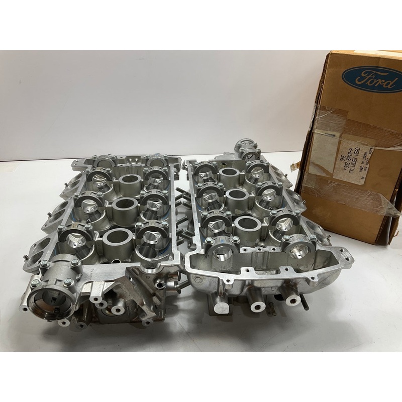 NEW OLD STOCK (PAIR) Left & Right Cylinder Heads 1993-1995 Ford Taurus 3.2L SHO