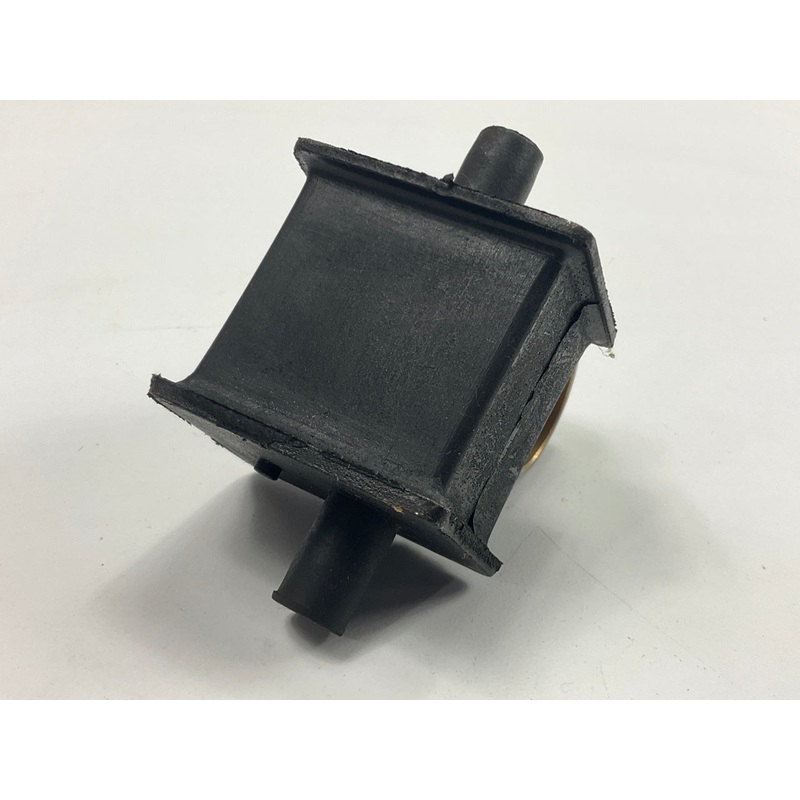 NEW UNBOXED 11223-H1000 Front Motor Mount For 1971-1973 Datsun 1200 Sunny