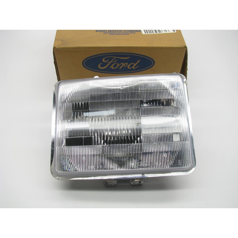 1992-97 Ford Aerostar Right Passengers Side  Headlight Head Lamp - F39Z-13008-AA