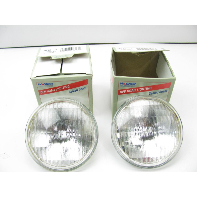 2 Wagner 7613 4.5'' 6 Volt 8 Watt CLEAR Emergency Sealed Beam Light Lamp Bulbs 6V