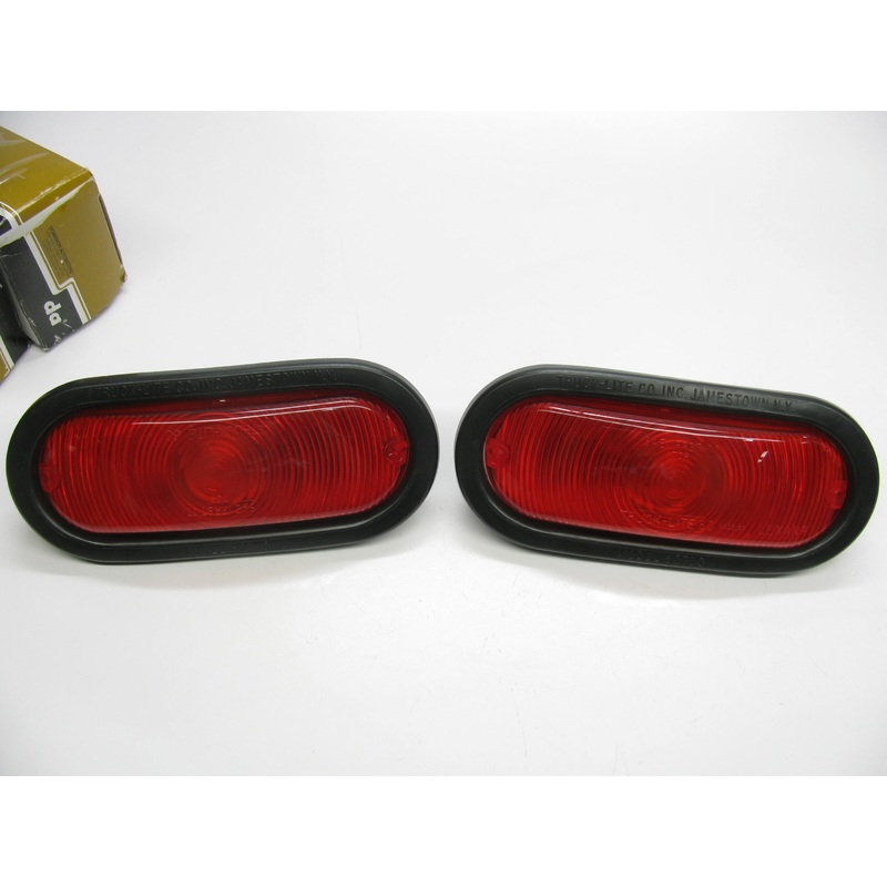 (x2) 2 X 6 OVAL RD TAIL LIGHTS WITH GROMMET PIGTAILS Dominion 70-6222