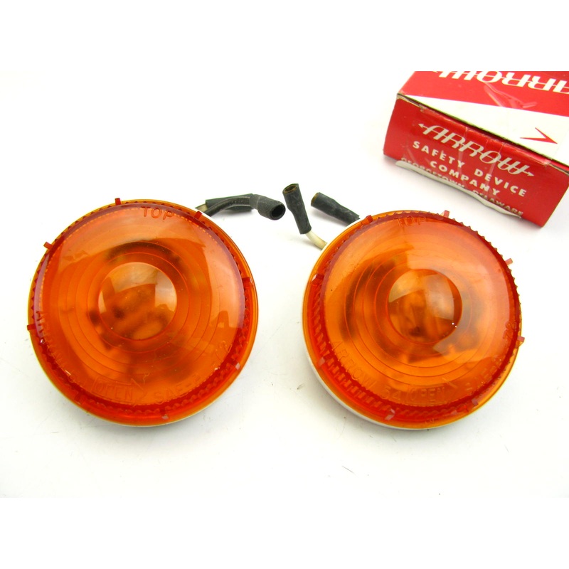 (x2) Arrow 054-00-712 2-1/2'' DIAMETER-SINGLE BULB Amber Side Marker