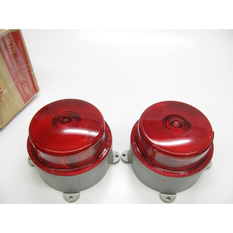 (X2) Betts 47-03222 Surface Mount Stop/Turn/Tail License Light
