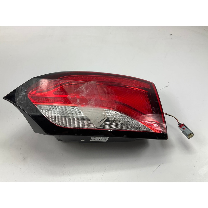 USED NON-LED Right Passenger OEM Liftgate Taillight Tail Lamp For 17-20 Pacifica