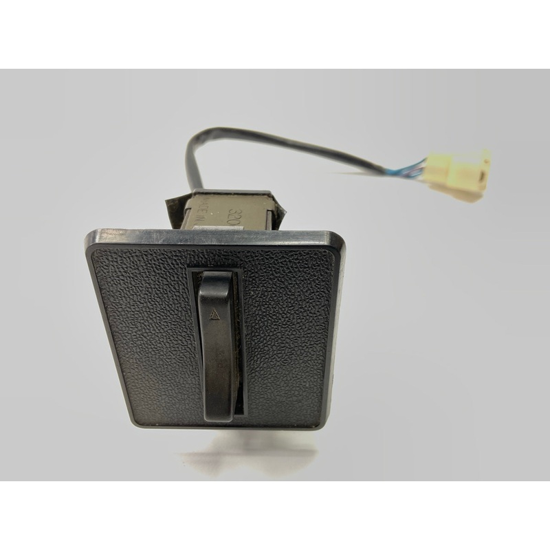 USED - Optional ''large'' Antenna Switch 3-pin Connector For Datsun 240z 260z 280z