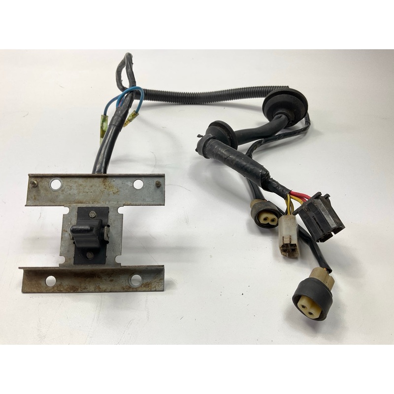 USED - Right Passengers Side Window Switch W/ Harness For 1979-1983 Datsun 280zx