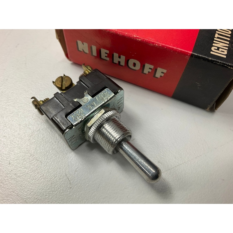 Vintage Niehoff UN-141B SPDT Toggle On-off-on Switch, 3/4 HP 120-240V A.C.