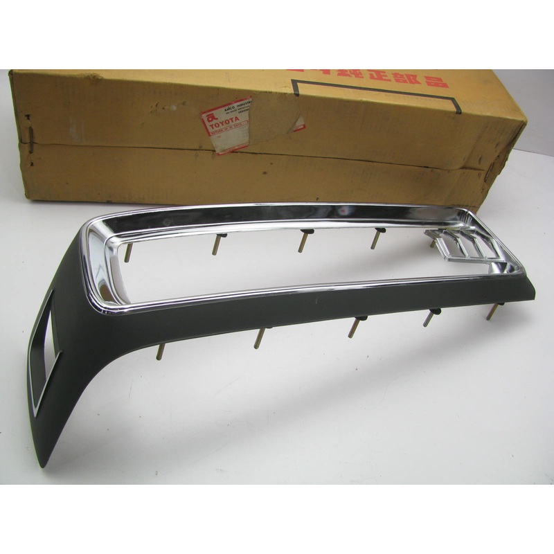 Vintage NOS OEM Toyota Left Tail Light Surround Trim Bezel 75832-29105