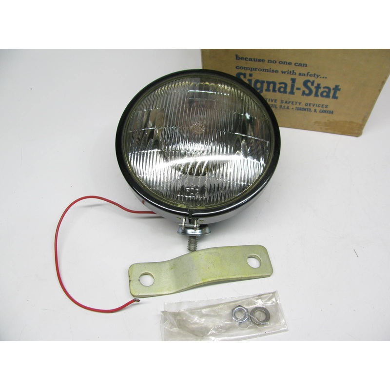 Vintage Signal-Stat 657W 1-wire Fog Light Lamp With Mounting Hardware