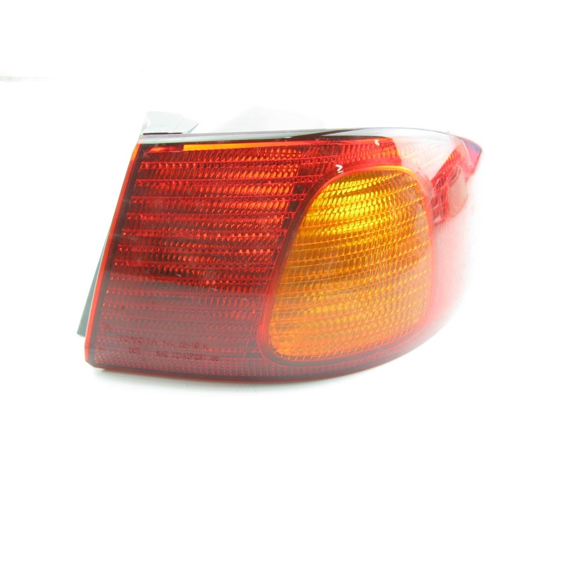 USED - 1998-2002 Toyota Corolla Right Passengers Side Tail Light Lamp   02-19R