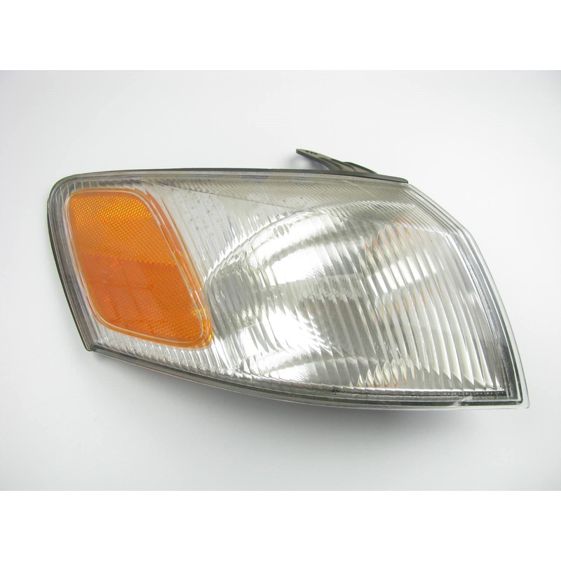 USED - OEM Front Right Corner Turn Signal Light Lamp For 1997-1999 Toyota Camry