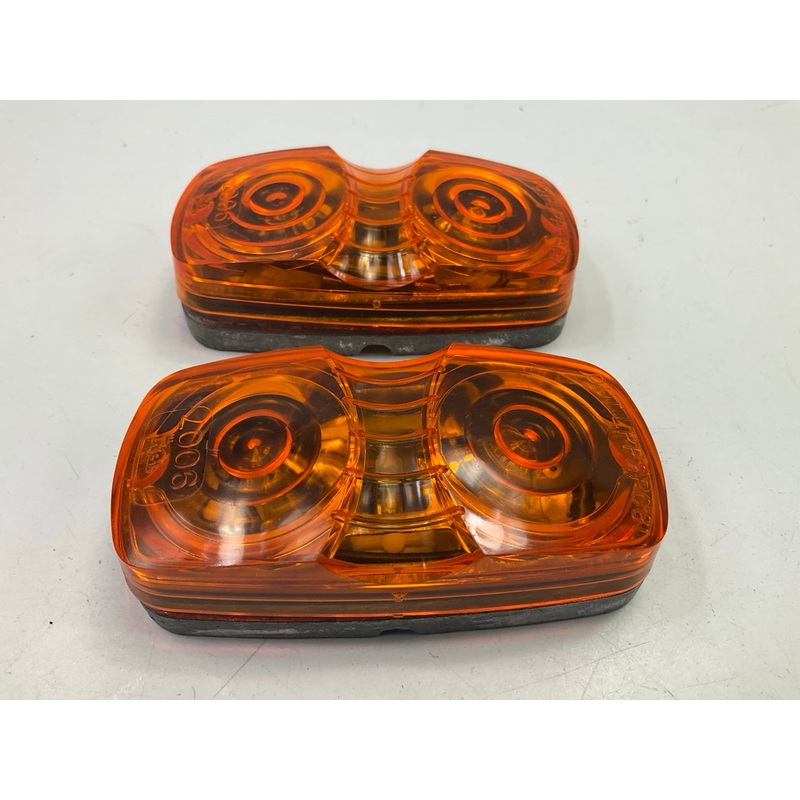 (2) UNBOXED VSM 1203A Amber Marker Clearance Light Incandescent