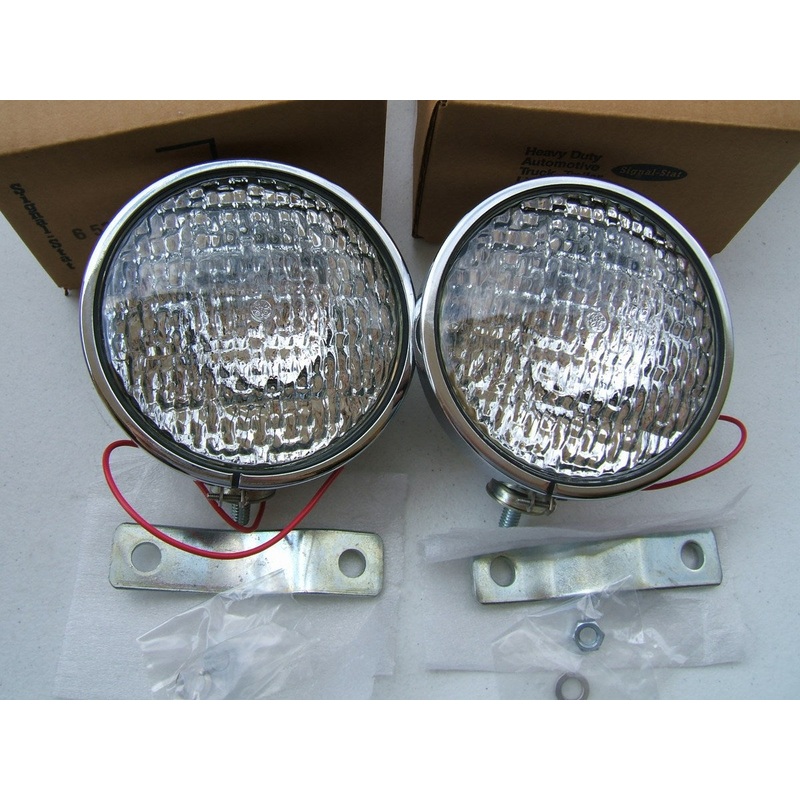 (2) Vintage Signal-stat 653W  4'' Chrome Marine Auxilary Work, Flood Light  Lamps