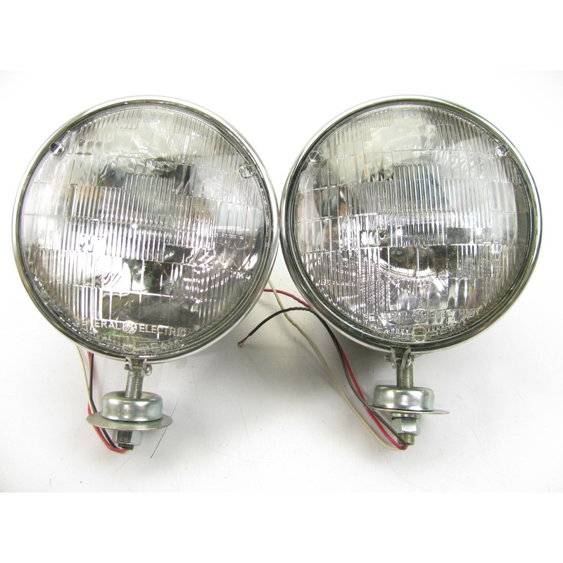 (2) Vintage Signal-Stat 675W Steel Housing PAR56 Sealed Headlamp, Post Mount  7''