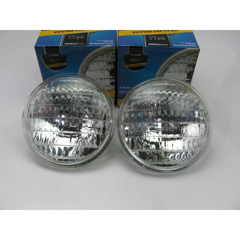 (2) Pilot 4411 Sealed Beam Aviation, Tractor Headlight Bulbs 35W 12V PAR36 Lamp
