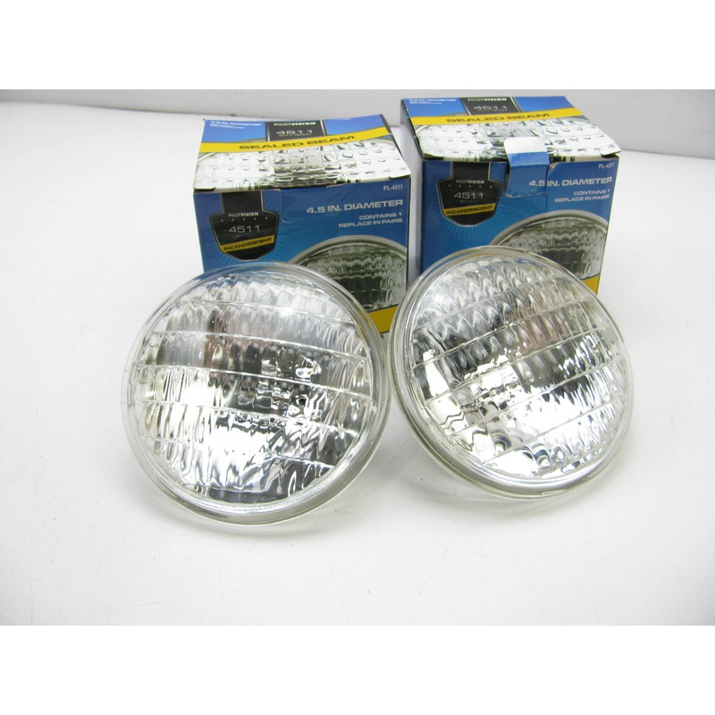 (2) Pilot 4511 Sealed Beam Incandescent Headlight Head Lamp Bulbs 6V 30W 4.5''