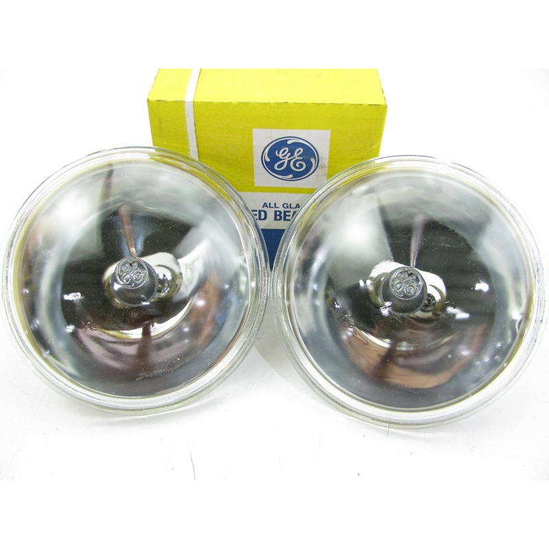 (2) GE 4435 Spotlamp Sealed Beam Lamp Light Bulbs 30W PAR46 12.8V