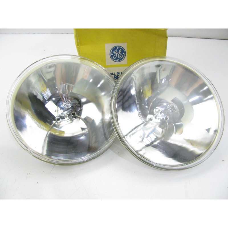(2) GE 4552 Aircraft Landing Bulbs Sealed Beam Lamp Light Bulbs 250W 28V PAR64
