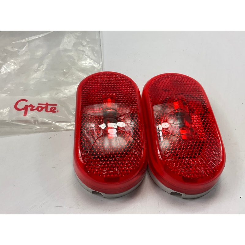 (2) Grote 45932 RED Two-Bulb Oval Pigtail-Type Clearance Marker Light Lamp