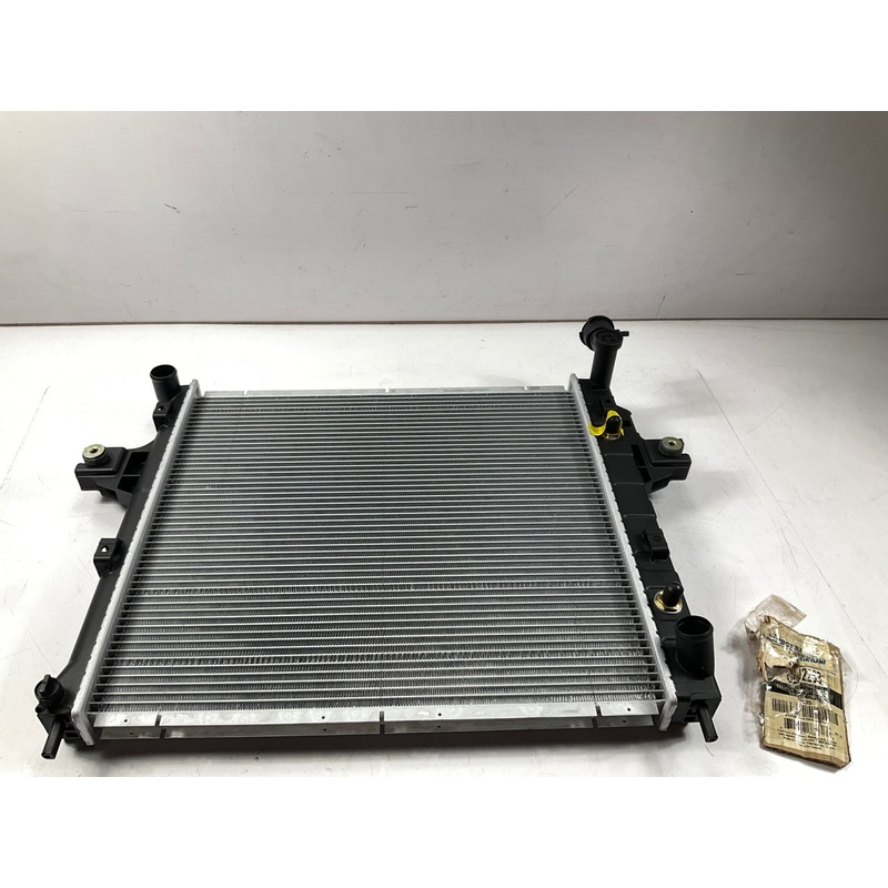 Spectra CU2263 Radiator For 1999-2000 Jeep Grand Cherokee 4.7L-V8