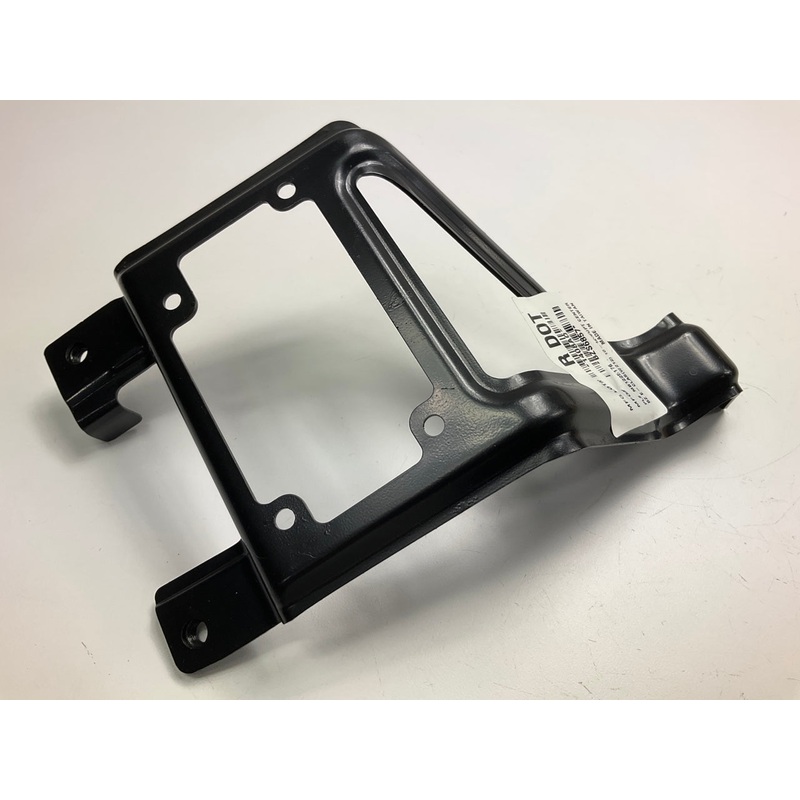 NEW AFTERMARKET Center Radiator Support For 2011-2013 Mercedes E300,E350,E400