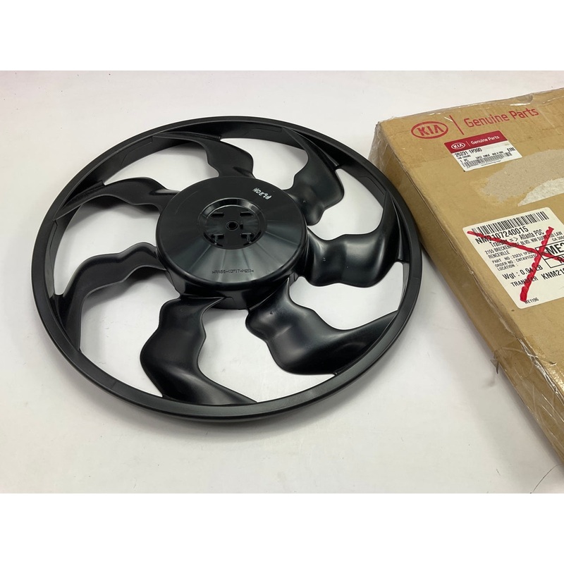 NEW GENUINE Engine Cooling Fan Blade OEM For 2014-2018 Kia Forte 252311P390