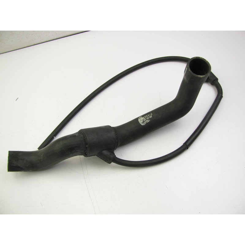 NEW - Out Of Box 357-121-101-AM Upper Radiator Coolant Hose 1993-1994 VW Passat